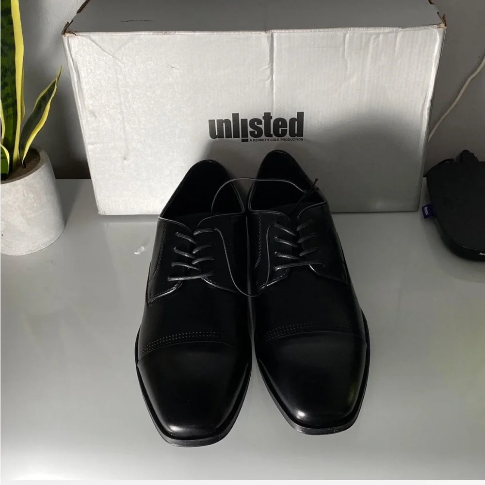 Kenneth Cole Black Leather Oxfords